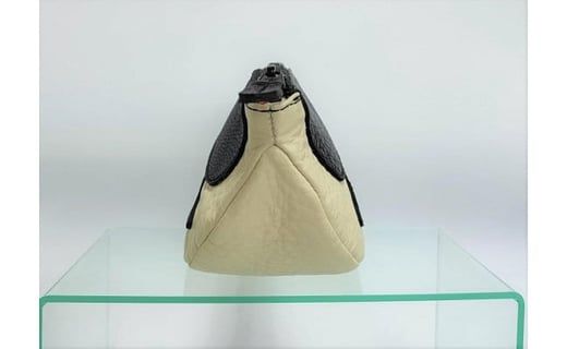 「鞄工房　香」ペンギンのポーチ FAA3003