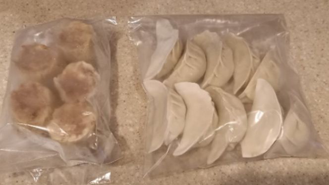 にこにこセット（ 焼売 5個と 餃子 15個セット） しゅうまい ぎょうざ おいしい 美味しい おかず 惣菜 時短 日持ち グルメ お取り寄せ 詰め合わせ セット 国産 茨城 [AV001us]