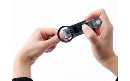 H7-138 ＜刀匠 ◇貝印 関孫六の伝統から生まれたツメキリ＞ ◇貝印 関孫六 ルーペ付きツメキリ ～ルーペ付きだから爪がしっかり見えて切りやすい 虫眼鏡 ルーペ 拡大 爪切り つめきり 黒～