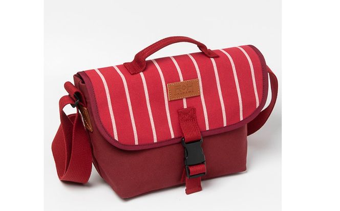 「琉球帆布」ツートンメッセンジャーS / レッド - 帆布 赤 使いやすい バッグ 鞄 かばん 斜め掛け おしゃれ ファッション ポイント 手づくり ハンドメイド 琉球帆布 手仕事 伝統技術 沖縄県 八重瀬町【価格改定】