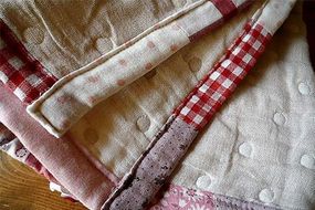 ふるさと納税 財布 兵庫県 三木市 made in HYOGO〜Cherry Candy pouch（black cherry） black cherry made in HYOGO～Cherry Candy pouch（dark cherry）｜三木市