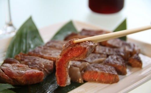 牛肉 ステーキ 豊後・米仕上牛ステーキ食べ比べ（600g） 牛 肉 国産 和牛 九州産 ロースステーキ モモステーキ 赤身 E-47 