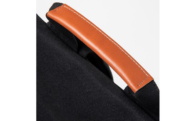 「琉球帆布」スクエアリュック / ブラック - 帆布 布 バッグ 鞄 かばん 男女兼用 手づくり ハンドメイド 合わせやすい 黒 ブラック 人気 シンプル おしゃれ 使うほど 馴染む 牛革 定番 琉球帆布 伝統技術 沖縄県 八重瀬町【価格改定】