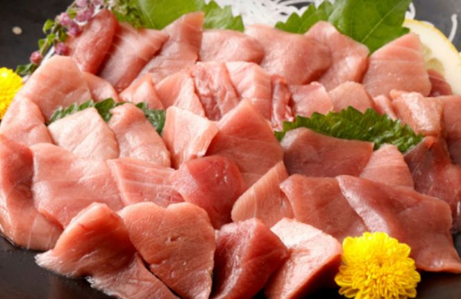 まぐろ ！《 天然本まぐろ 》 中トロ 切落し 【ちょこっとパック】合計300g(60g×5パック )  食べきりサイズ 天然 本マグロ まぐろ マグロ 鮪 中とろ 切り落とし 海産物 魚 刺身 魚介類 海鮮 小分け 簡単 調理 惣菜 訳あり 手軽 高知県 不揃い 冷凍 12000円 送料無料 室戸 mgr tk035!