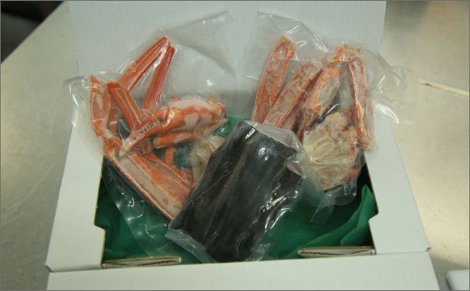 【特選】日本海産紅ズワイガニ（かに鍋、焼きガニ用加工済）　TB00006