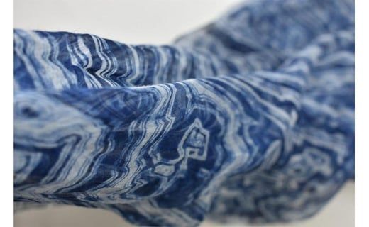 リネンストール藍染め 板締め絞り(極細麻糸ラミー)(男女兼用)天然素材ストール専門店muto FAA4028