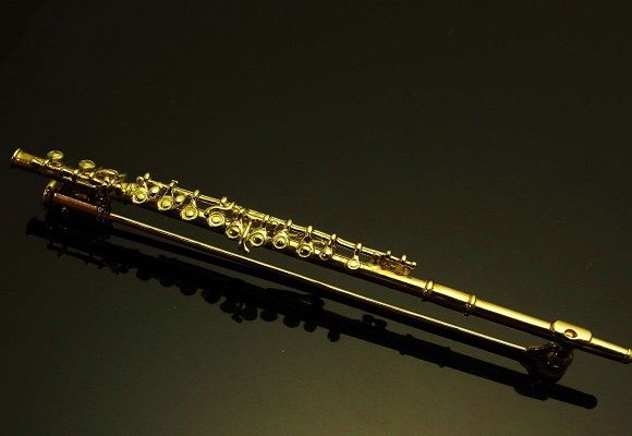 K18　フルートブローチ　BO-7