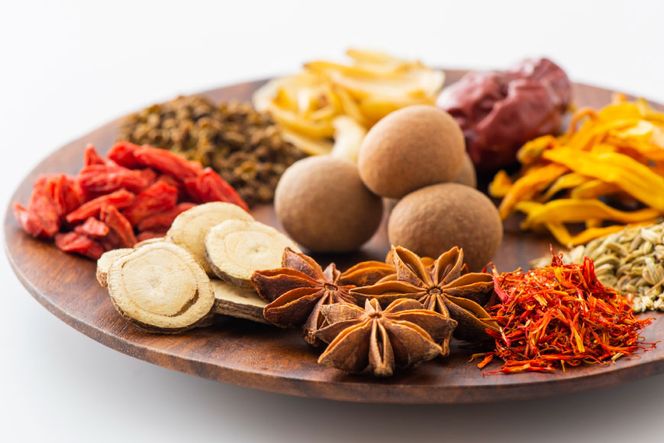 DG103 本格 薬膳 火鍋 元祖 雲仙 もみじ豚 水餃子鍋 4人前 セット [鍋 薬膳鍋 薬膳火鍋 スープ]