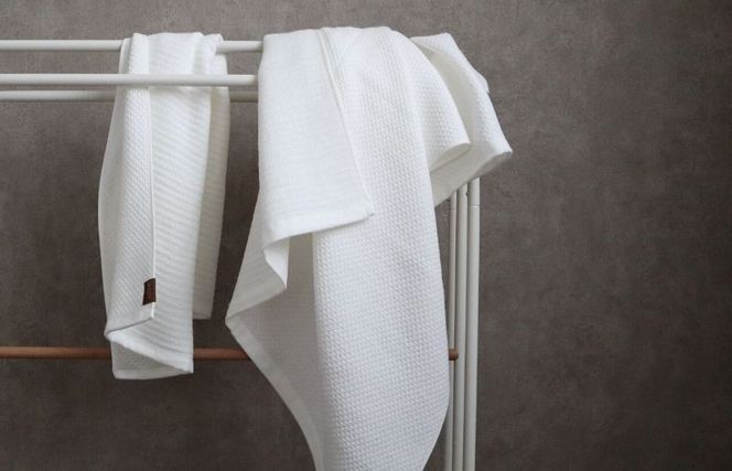 G1969 【ソフトハニカム】プレミアムタオル10枚セット（ホワイト）+ソフトハニカム織ハーフハンカチ1枚