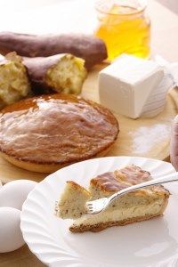 自家焙煎珈琲豆1kg（細挽）＆とりいさん家の芋チーズタルト【北海道・沖縄・離島　配送不可】