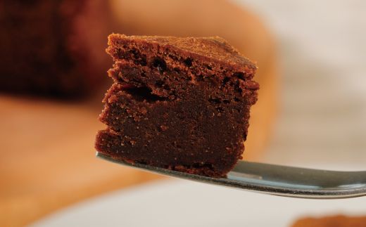 26-035．グルテンフリー！山間米の米粉とおいしいチョコで仕上げたしっとり濃厚なガトーショコラ