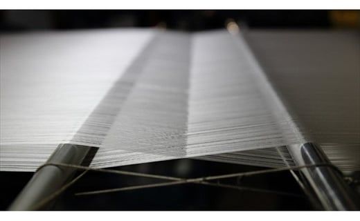 郡内織物「富士桜工房」シルクネクタイ ぼかし縞 白浜（桔梗紺） FAA1005