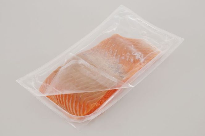 ※2025年12月末までにお届け※ギンサケサーモン【2kg】小分け 下処理不要 絶品の「塩締め」レシピ ふるさと納税 海鮮 サーモン 鮭 魚 銀鮭 刺身 生食用 さけ サケ ふるさと ランキング 人気 魚介類 魚介 北海道 白糠町