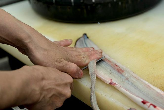 【極上三河一色産】うなぎ蒲焼 2尾（名古屋の名店「熱田蓬莱軒」 直伝） 232238_AA02-PR