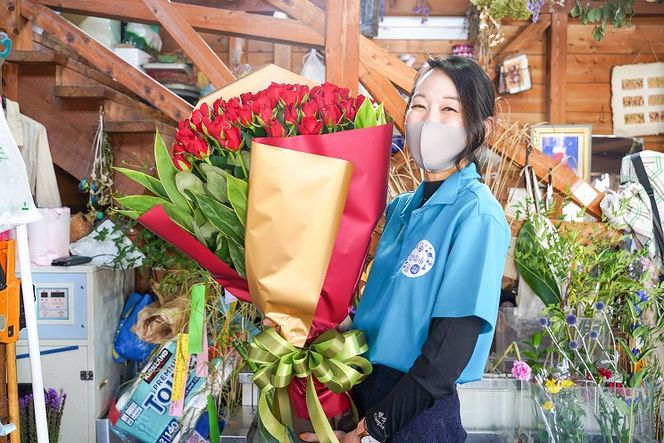 【圧巻の50本】真っ赤なバラの花束 H092-048