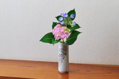 和紙染草花文花入 【日の隈窯 和紙染 和紙 佐賀 陶器 粉引き 鉄絵 草花 窯元 陶芸作家 花瓶】(H025110)