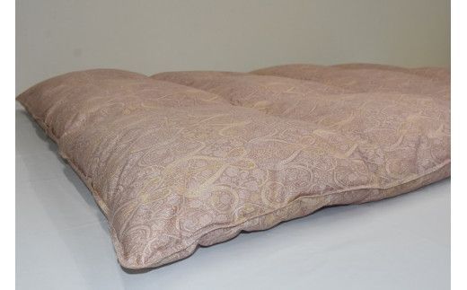 11S1 ２層式キルト羽毛掛けふとん　イングランド産ホワイトダックダウン93％　色ピンク系　柄おまかせ