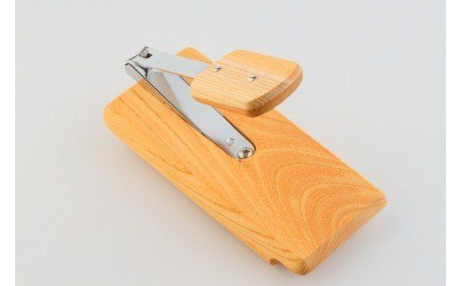 H15-06 らくらく台付き爪切りⅢ