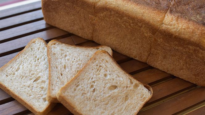 全粒粉 食パン 2本（3斤分×2）【 国産小麦粉 国産全粒粉 】【卵、乳不使用】 パン 朝ごはん 朝食 おやつ 国産 小麦粉 卵不使用 乳不使用 ブレッド 大容量 [BR05-NT]