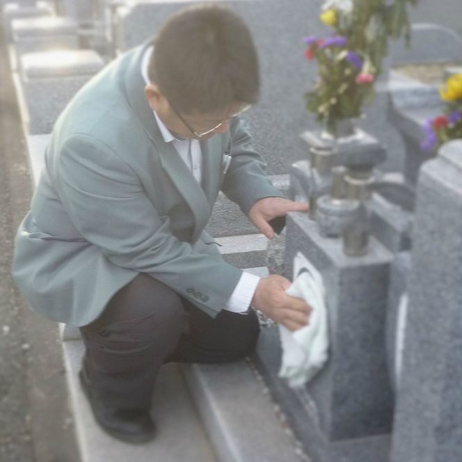 お墓のお参り代行サービス《 お盆 お墓掃除 お墓参り 掃除 》【2403L05503】