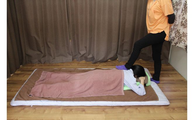 【リラクゼーションルームリフレ】足踏み＆手圧ほぐし60分