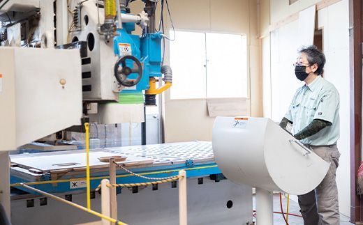 ポータブルミニテーブル「端木台（ぱきた）」 【訳あり・脚の色おまかせ】 木製テーブル テーブル ポータブルテーブル アウトドアテーブル 組み立て式 キャンプ ソロキャンプ 工具不要 簡単設置 木製 北海道 釧路町 釧路超 特産品　121-1929-006