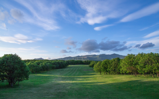 室蘭ゴルフ倶楽部　平日キャディー付プレー券（2名様分）【5月～10月】 MROAI001