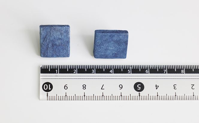 【奏華舎】～装う土佐和紙～ 手漉き藍紙イヤリング（藍  / シカク  / アレルギー対応）