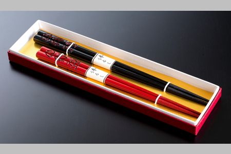 B4060 村上木彫堆朱　夫婦箸　（松竹梅） 