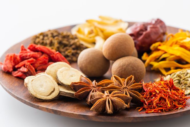 DG156 簡単調理で本格派！薬膳火鍋 麻辣ちゃんぽん4食セット [ちゃんぽん 冷凍 セット 具材付き 薬膳火鍋 火鍋]