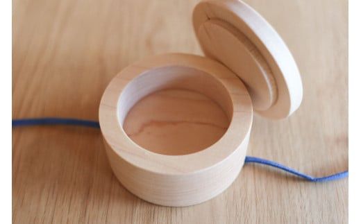 へその緒入れ（リボン青色） 木製 出産祝い 誕生記念 ベビー 贈答 ギフト 送料無料 山梨県 笛吹市 204-010