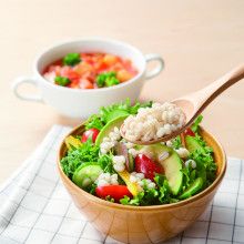 もちもちぷちぷち食感♪　国産もち麦  800g×6袋　チャック付 食物繊維 大麦 大容量 はくばく ハクバク 国産 もち麦 もちむぎ 山梨 やまなし 富士川町