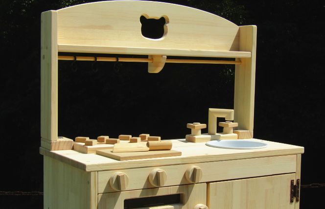 099H2215 手作り木製「棚付き」ままごとキッチン 魚焼きグリル付き すかし入り GHK-R2 素材色バージョン