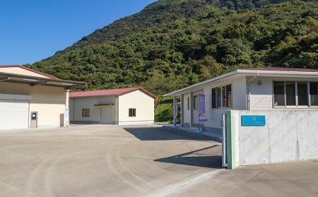 AD114（初回セット・定期配送全3回）専用ディスペンサー+島原のシリカたっぷり天然水18.6L（6.2L×3パック）×3回