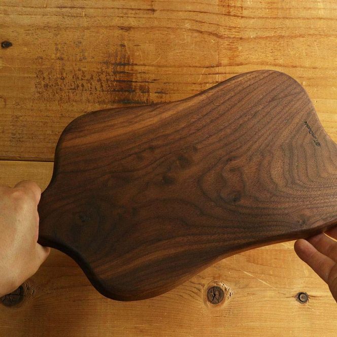 ブラックウォルナットのカッティングボード　free　Z108