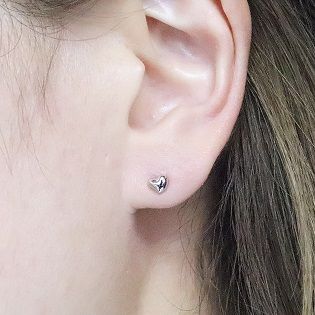 プラチナ　変形ハート　ピアス　BQ-41