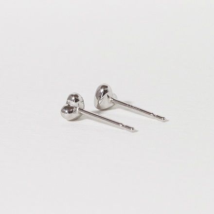 プラチナ　３ｍｍ　ハート　ピアス　BQ-33