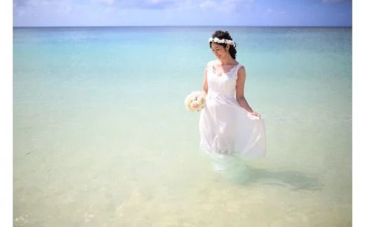 【CHABA Gua】ビーチでフォトウェディング（水中ビーチフォト） 〇 海 沖縄 読谷村 写真撮影