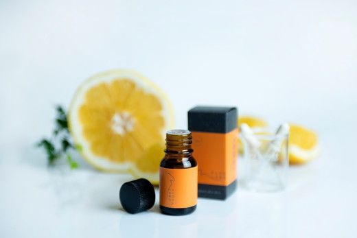 オイル・菊間瓦セット＜アロマ エッセンシャルオイル  芳香剤 デスクワーク テレワーク 在宅勤務 リモートワーク インテリア リラックス 癒し 柚子 ユズ ゆず 伝統工芸 愛媛県 鬼北町＞