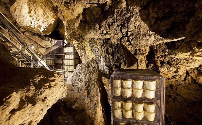 琉球泡盛「龍」鍾乳洞貯蔵古酒　1988年製造 40度　720ml