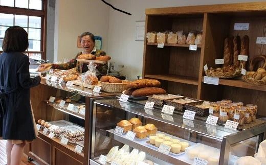 B1-20 クルミ食パン（5枚切×３斤）