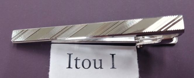 BX009-1 ダイヤカット　ネクタイピン　Itou I