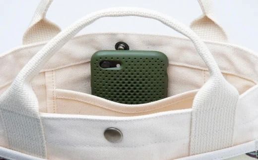 「琉球帆布」お散歩バッグ （RYUKAバタフライ）- 帆布 布 トート トートバッグ 琉球紅型 人気 紅型作家 RYUKA 新垣優香 おしゃれ レディース ファッション お出かけ かばん 鞄 手仕事 手づくり ハンドメイド 琉球帆布 伝統技術 沖縄県 八重瀬町【価格改定】