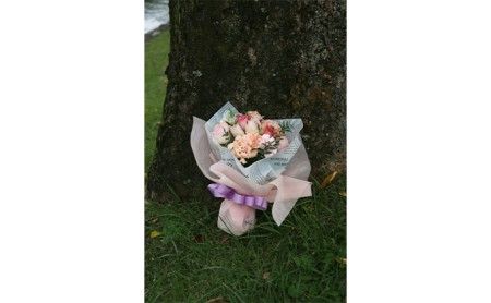 ふわふわピンク系のフレッシュラウンドブーケ　（Fairy：フェアリー） SWAF011