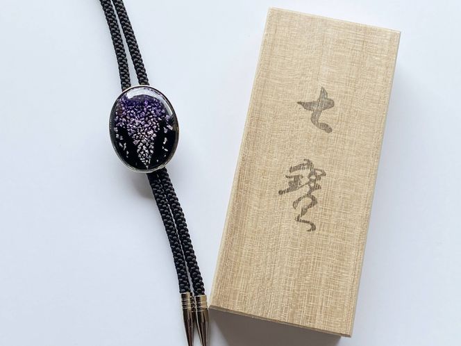 藤の七宝焼ループタイ