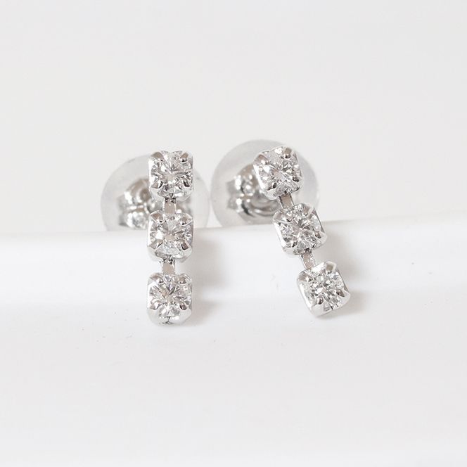 プラチナ　0.14ct　ラインダイヤモンドピアス　BQ-46