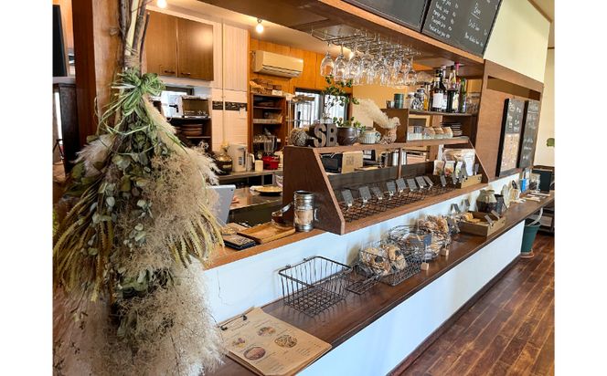 ＜songbird cafe＞シナモンロール９個セット（フロスティング付き） ☆ スイーツ 沖縄 はちみつ使用 小麦粉使用 バター使用 ナッツ使用 レモンクリームチーズ 卵使用 読谷村 お試し 手作り 人気商品 冷凍商品