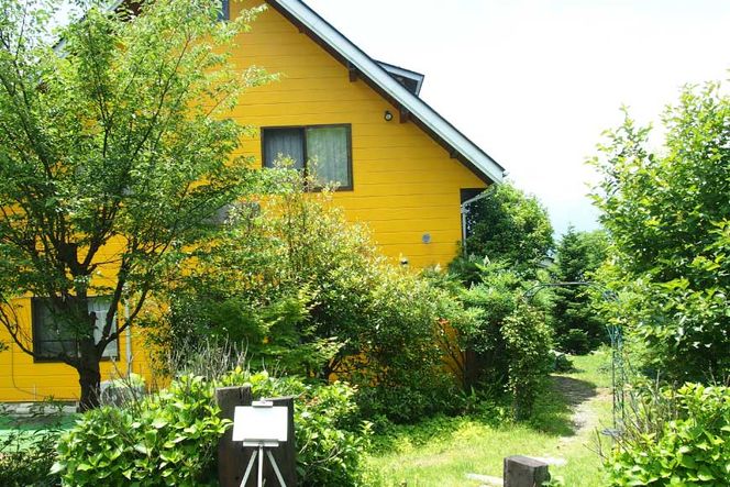 宿泊券 【 オーベルジュメイヤの樹 】 ペア宿泊券 ( 1泊2食付 ) & 池田町 観光券 3000円分 宿 信州 安曇野 北アルプス フランス料理 [池田町観光協会 長野県 池田町 48110676]