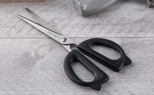 H7-173 ◇貝印 Nyammy ねこのキッチンハサミ【ケース付】（DH-2721）