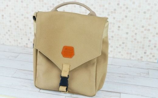 「琉球帆布」シンプルショルダー4号《ライトブラウン》 - 極厚 4号帆布 キャンバス生地 布 丈夫 バッグ 斜め掛け 肩掛け 使いやすい おしゃれ 男女兼用 琉球帆布 手仕事 伝統技術 沖縄県 八重瀬町【価格改定】